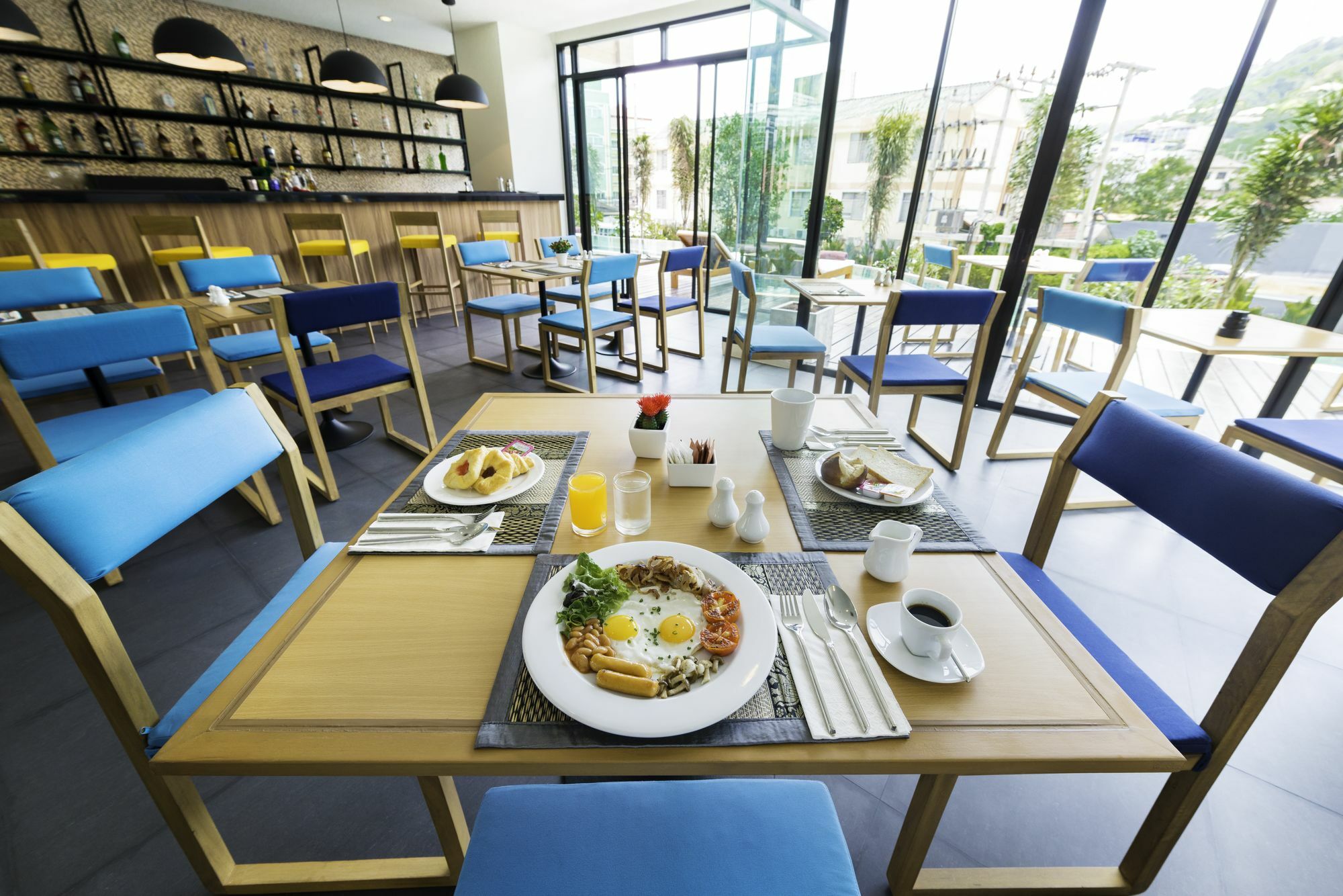 The Lunar Patong Phuket Exterior photo
